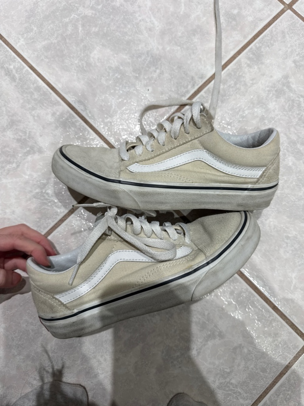 Vans Old Skool Low-Top Suede Sneakers - Picture 2 of 3